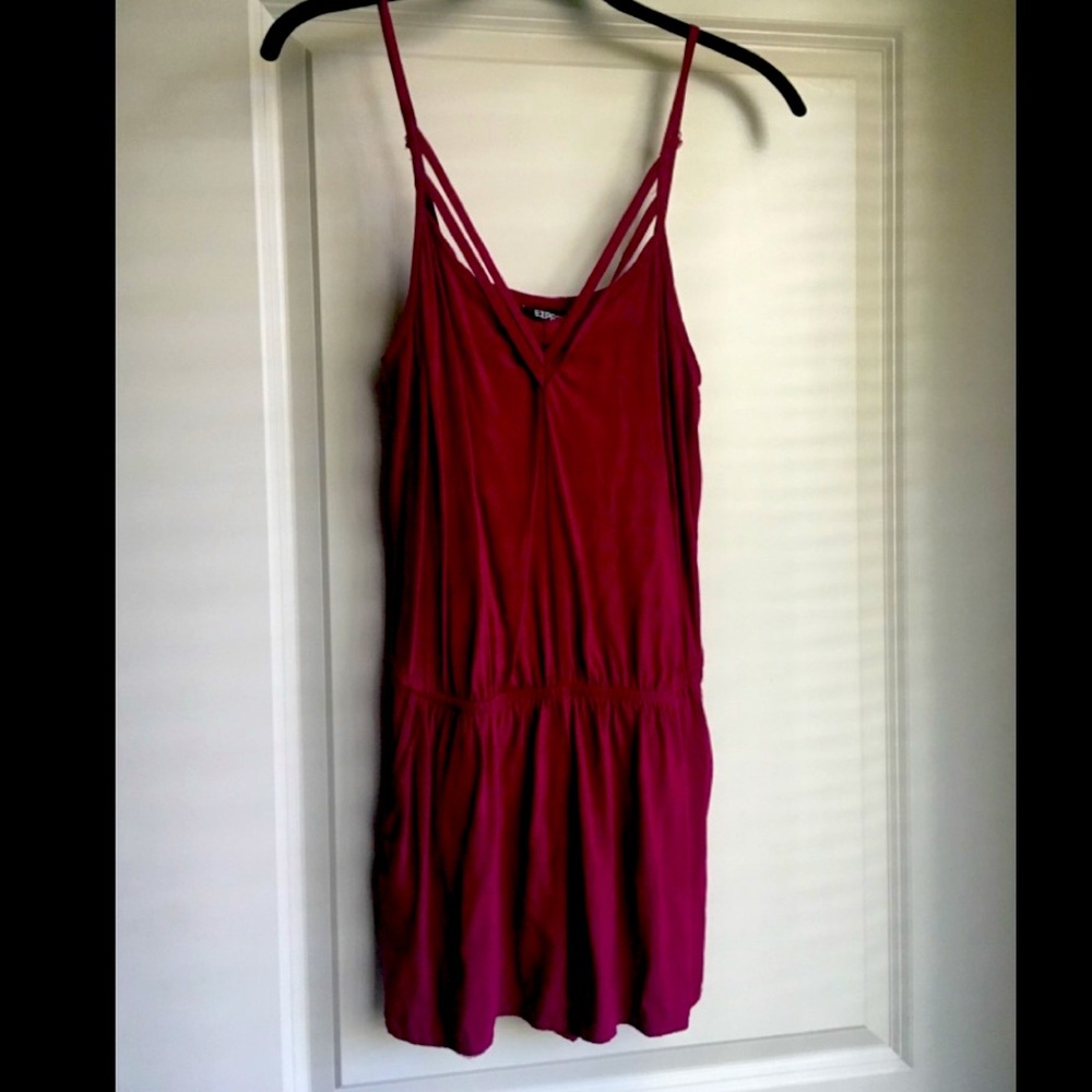 Express women’s romper/shorts size S in cranberry
